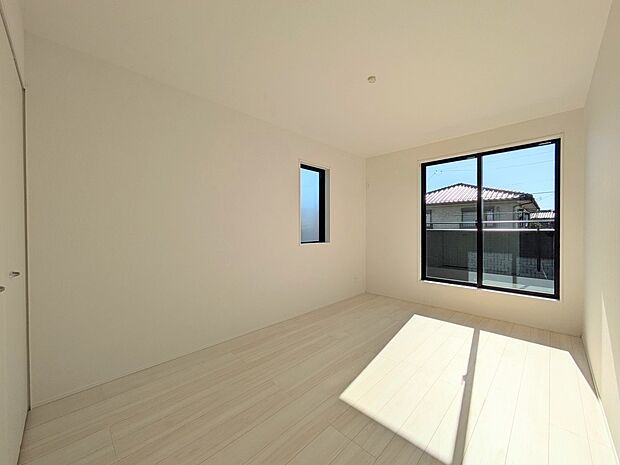 こちらの物件に少しでもご興味がありましたら、お気軽にお電話下さい。ネット上で「見えない物」「わからない事」でも、実際にご見学いただくことで、手に取るようにおわかりいただけるはずです。