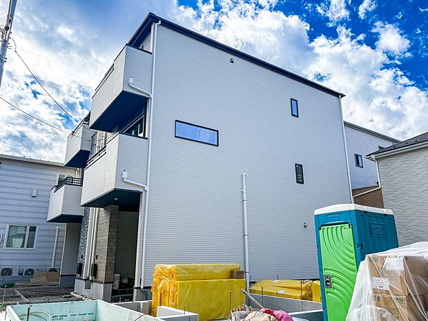 【外観】こちらの物件が少しでも気になるようでしたら、お気軽にお問合せください。人生でいちばん大きなお買い物ですので、ゆっくりご見学ください。ネット上の画像と実際の見学では、リアル感がまるで違…