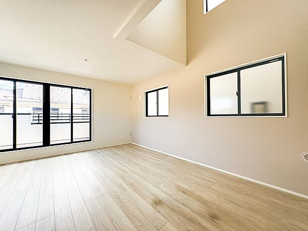 1号棟【LDK】家族そろって、お話ししながら、お料理を創る、食べる。ダイニングンならではの家族の風景です。家族との楽しい食事が好き。