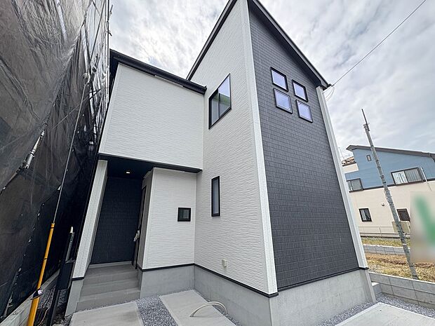 8号棟【現地外観】こちらの物件に少しでもご興味がありましたら、お気軽にお電話下さい。ネット上で「見えない物」「わからない事」でも、実際にご見学いただくことで、手に取るようにおわかりいただける…