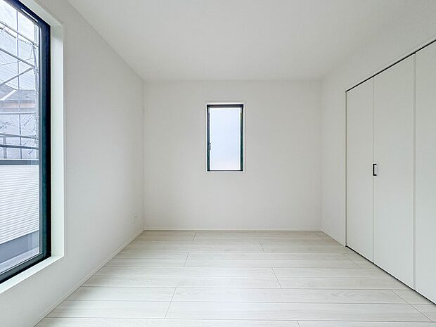 8号棟【洋室6.06帖】充実した生活は伸びやかな居室空間から始まります。快適に・伸びやかに。心の潤いを求める方々へ。