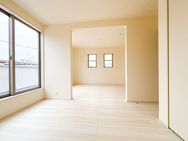 10号棟【寝室6帖、5.33帖】充実した生活は伸びやかな居室空間から始まります。快適に・伸びやかに。心の潤いを求める方々へ。