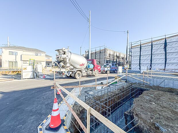 【外観】こちらの物件に少しでもご興味がありましたら、お気軽にお電話下さい。ネット上で「見えない物」「わからない事」でも、実際にご見学いただくことで、手に取るようにおわかりいただけるはずです。…