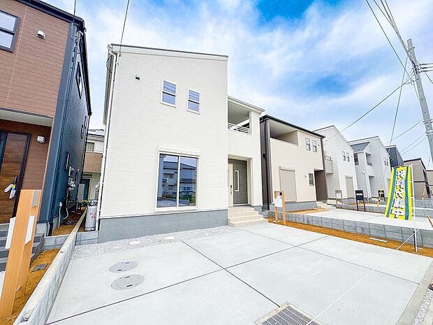 【外観】こちらの物件に少しでもご興味がありましたら、お気軽にお電話下さい。ネット上で「見えない物」「わからない事」でも、実際にご見学いただくことで、手に取るようにおわかりいただけるはずです。…