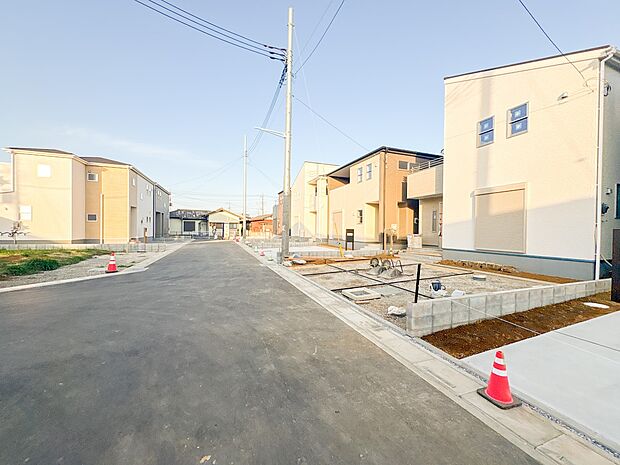 【外観】ここから始まる「日常」はご家族にとってかけがえのない時間となります。少しでも豊かに、快適に。そんな想いから本邸宅は生まれました。