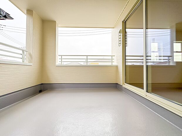 2号棟【バルコニー】バルコニーから差し込む陽光・通風は、住環境・快適性と共に有り続ける貴重な「財産」です。