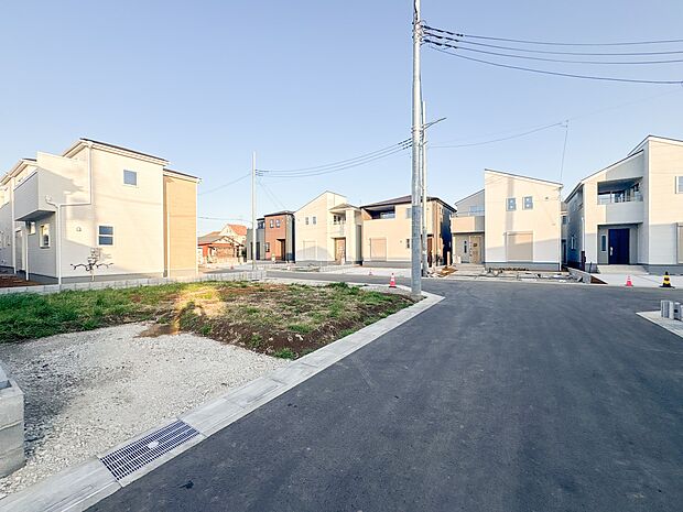 【外観】こちらの物件が少しでも気になるようでしたら、お気軽にお問合せください。人生でいちばん大きなお買い物ですので、ゆっくりご見学ください。ネット上の画像と実際の見学では、リアル感がまるで違…