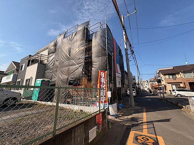 【前面道路4.2m】車の通行が少ないので、静かな住環境を維持することができます。