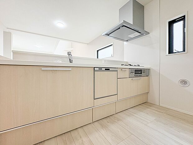 【キッチン】リビングにいるお子様と会話をしながら家事ができるカウンターキッチン