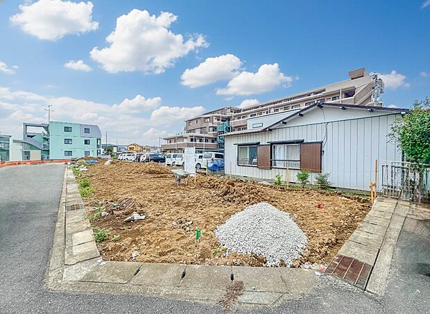 【外観】家は一生のお買物。自分ならではの家族ならではの、家にしたい。書斎を設ける。子どものプレイングルームを設ける。趣味のオーディオルームを設置する。夢を追うオンリーワンの家です。