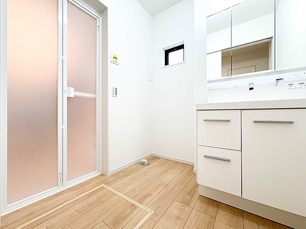 【ランドリースペース】ランドリースペースは広さもたっぷり。