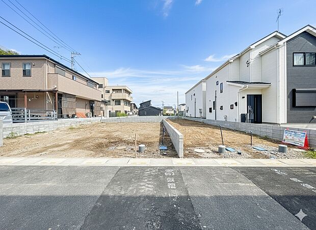 【外観】ここから始まる「日常」はご家族にとってかけがえのない時間となります。少しでも豊かに、快適に。そんな想いから本邸宅は生まれました。