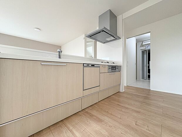 【キッチン】リビングにいるお子様と会話をしながら家事ができるカウンターキッチン