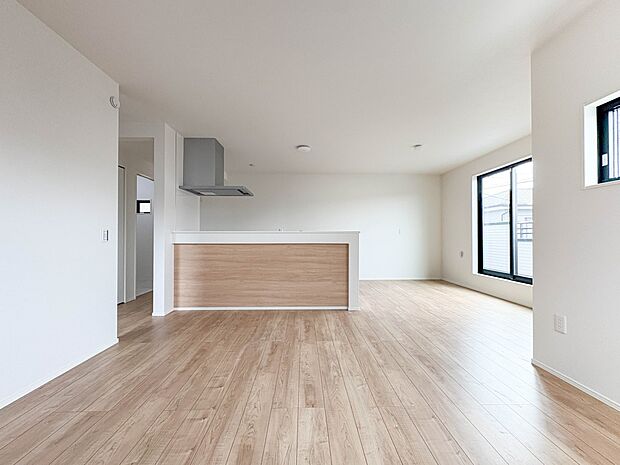 【LDK18.8帖】インテリアショップで見掛けた「あの家具」も置ける、ゆったりとした空間。時に広さが上質な寛ぎの時間になる事も。