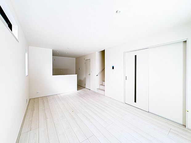 【ダイニング】家族の様子が見えやすいダイニングスペース