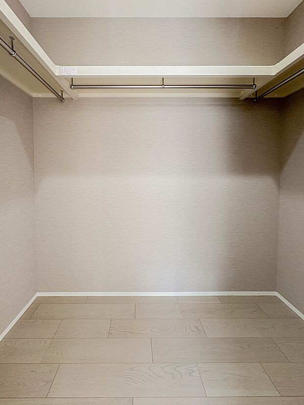 こちらの物件に少しでもご興味がありましたら、お気軽にお電話下さい。ネット上で「見えない物」「わからない事」でも、実際にご見学いただくことで、手に取るようにおわかりいただけるはずです。