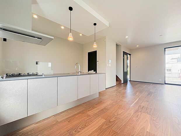 こちらの物件が少しでも気になるようでしたら、お気軽にお問合せください。人生でいちばん大きなお買い物ですので、ゆっくりご見学ください。ネット上の画像と実際の見学では、リアル感がまるで違います。…