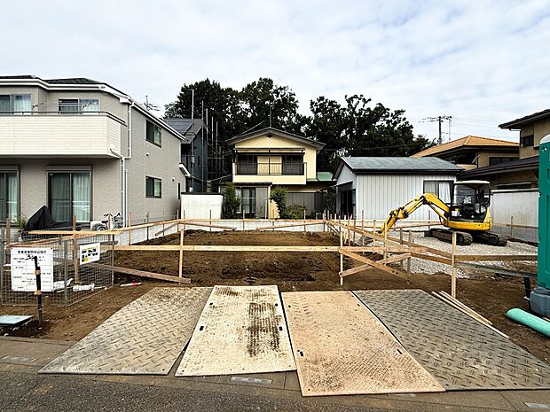【現地土地写真】陽当りや通風性など各所に施された工夫で住みやすさを実現。部屋の大きさや周辺環境・街並など、資料には掲載していない情報が現地にはたくさんございます。是非ご確認下さい。