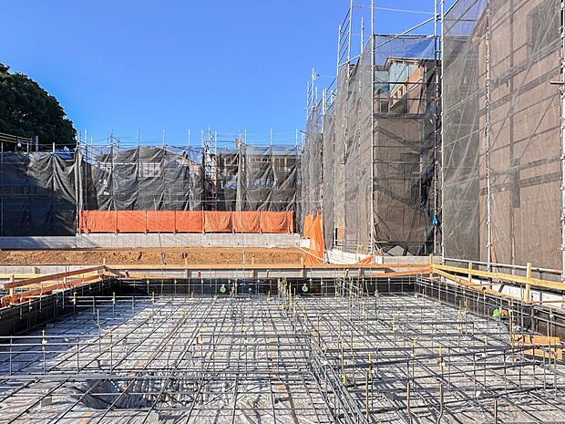 【前面道路】車の通行が少ないので、静かな住環境を維持することができます。