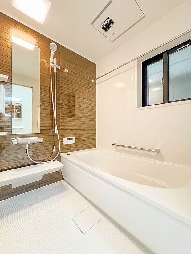 【浴室】一日の疲れを癒してくれるお風呂空間。使いやすさと上質な質感を両立して、単なる習慣から特別な時間に変わるはず。