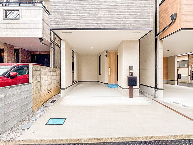 【駐車場】日々の暮らしにマイカーが必要。そんな方は物件の購入条件に駐車場は必須です。通勤に、家族のお迎えに、お買物に、おでかけに、クルマライフを楽しみたい方に。