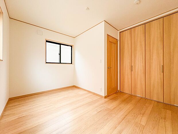 【洋室6帖】充実した生活は伸びやかな居室空間から始まります。快適に・伸びやかに。心の潤いを求める方々へ。