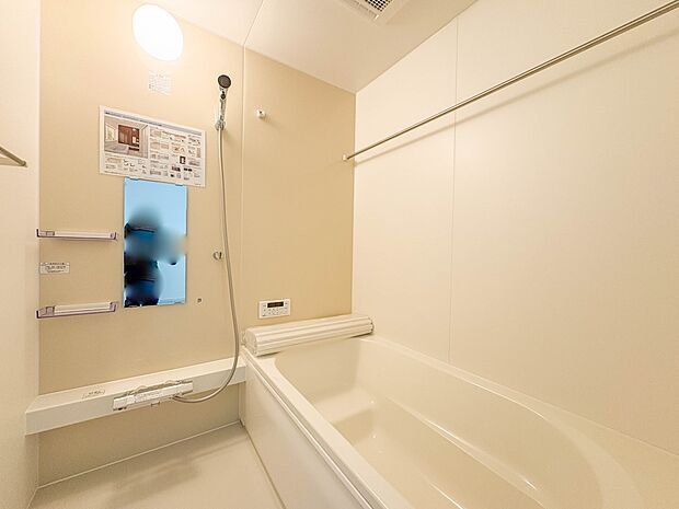 3号棟【浴室】 きっとあなたのバスタイムも単なる習慣から特別な時間に変わるはず。一日の汚れとともに疲れを洗い流し、眠りに就く前の大事なリラックスタイムを演出