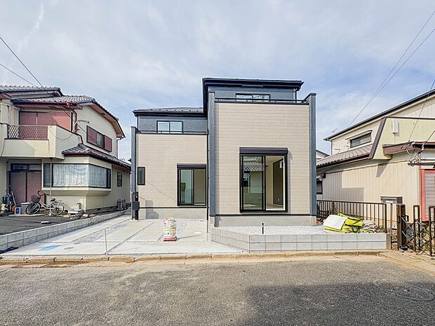 【前面道路】車の通行が少ないので、静かな住環境を維持することができます。