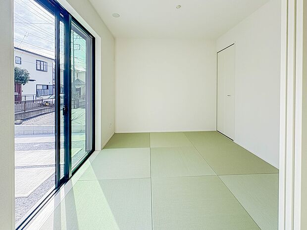 和室を上手に活用すると暮らし方の幅が広がります。例えば普段は開け放して、子供の小さいうちはお昼寝や遊びのスペースに。畳はソフトなので転んでもケガをしにくく安心です
