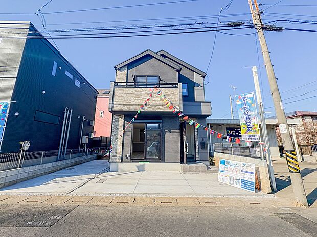 【外観】家族の温かさと陽光の暖かさ、楽しい毎日と明るい未来を予感させる「空間が織り成すひとつ先の住み心地」を演出します。