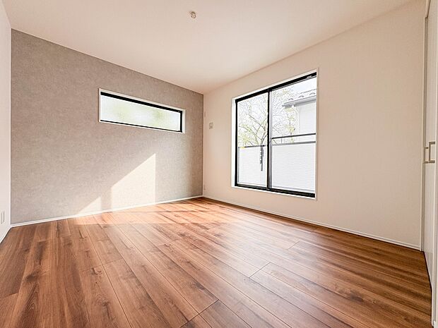 1号棟【寝室】寝室は大きいベッドを置くことも可能です。