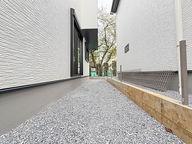 【庭】お庭にはプランター等をおいてガーデニングが楽しめます。