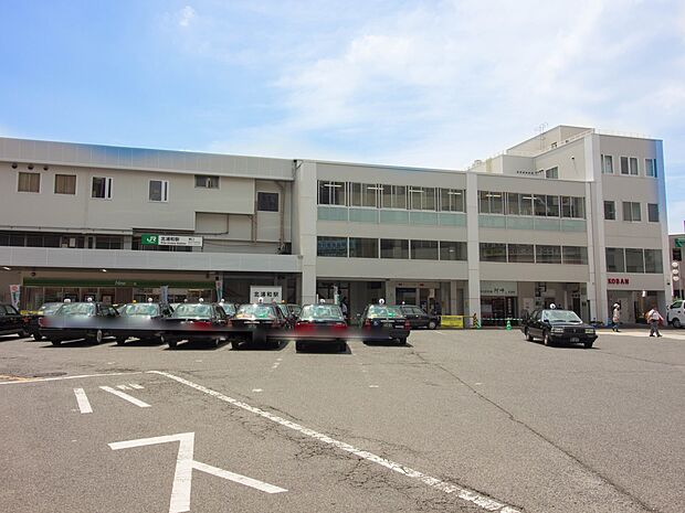 駅 1600m JR京浜東北線「北浦和」駅(北浦和駅(京浜東北線の停車駅です。駅の広いスペースのターミナルからは、教育機関方面、さいたま市立病院方面へ、バスによる運行が繁盛に行われています。…