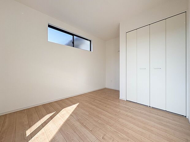 【寝室-6.0帖-】シンプルな内装はおしゃれのポイントです。シンプルは華美より飽きがこないからです。色や模様でおしゃれ感を出す。それがシンプルイズビューティーです。