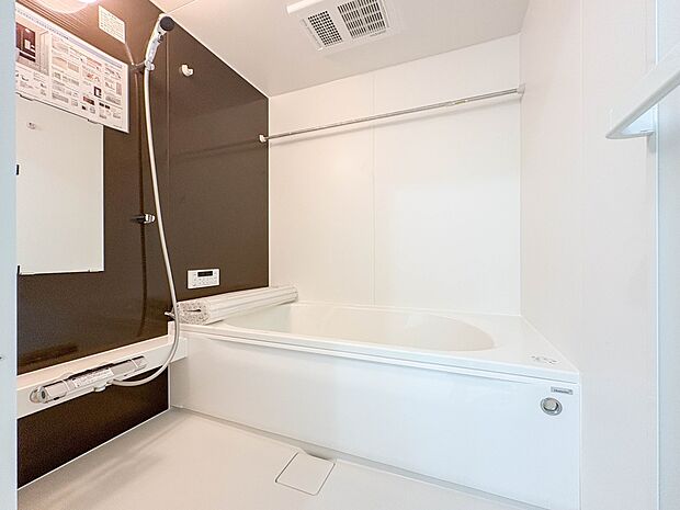 【浴室】一日の疲れを癒してくれるお風呂空間。使いやすさと上質な質感を両立して、単なる習慣から特別な時間に変わるはず。