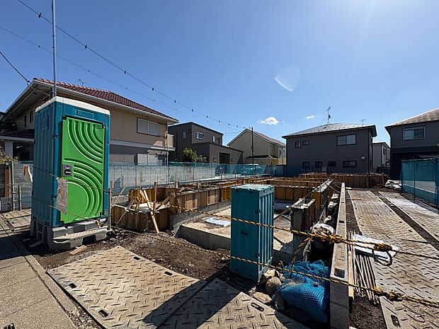 【外観】こちらの物件に少しでもご興味がありましたら、お気軽にお電話下さい。ネット上で「見えない物」「わからない事」でも、実際にご見学いただくことで、手に取るようにおわかりいただけるはずです。…