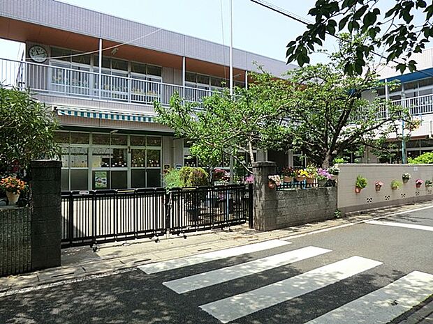 幼稚園・保育園 230m ひばり幼稚園(ひばり幼稚園　徒歩3分)