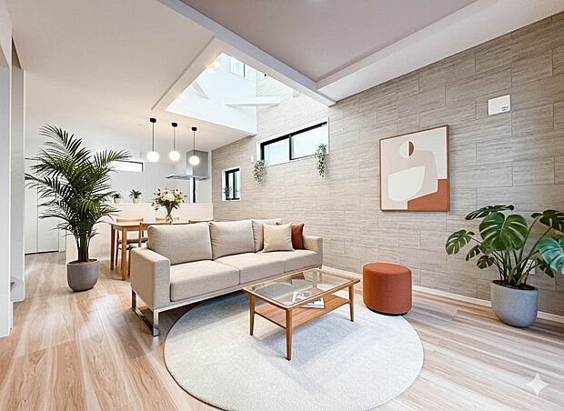 【リビング LDK17.3帖】 整然とした空間演出、快適な理想の暮らしの実現は家のみの拘りではなく、そこで暮らす方々にとって素敵な環境であることも挙げられると思います。四季折々の変化が奏で…