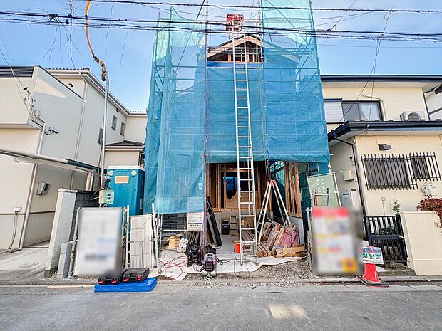 【前面道路】車の通行が少ないので、静かな住環境を維持することができます。
