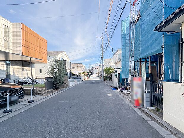 【前面道路】車の通行が少ないので、静かな住環境を維持することができます。