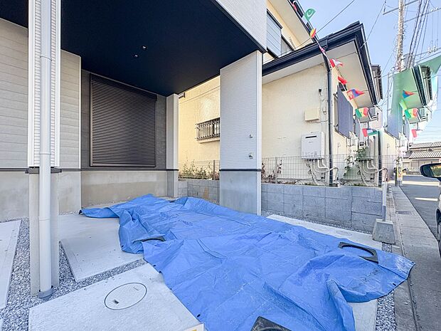 【駐車場】日々の暮らしにマイカーが必要。そんな方は物件の購入条件に駐車場は必須です。通勤に、家族のお迎えに、お買物に、おでかけに、クルマライフを楽しみたい方に。