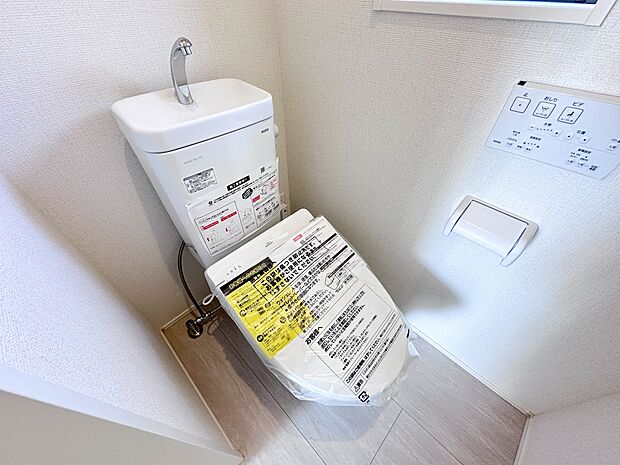 【トイレ】いつも清潔なスペースであってほしいのが毎日使うトイレです。掃除がしやすいのはもちろん、落ち着けるスペースとして機能することも大切です。