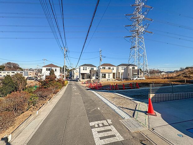 【前面道路4ｍ】車の通行が少ないので、静かな住環境を維持することができます。