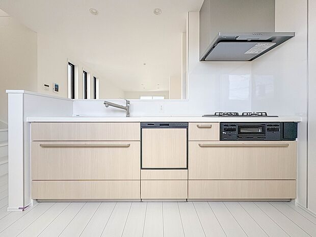 【キッチン】リビングにいるお子様と会話をしながら家事ができるカウンターキッチン