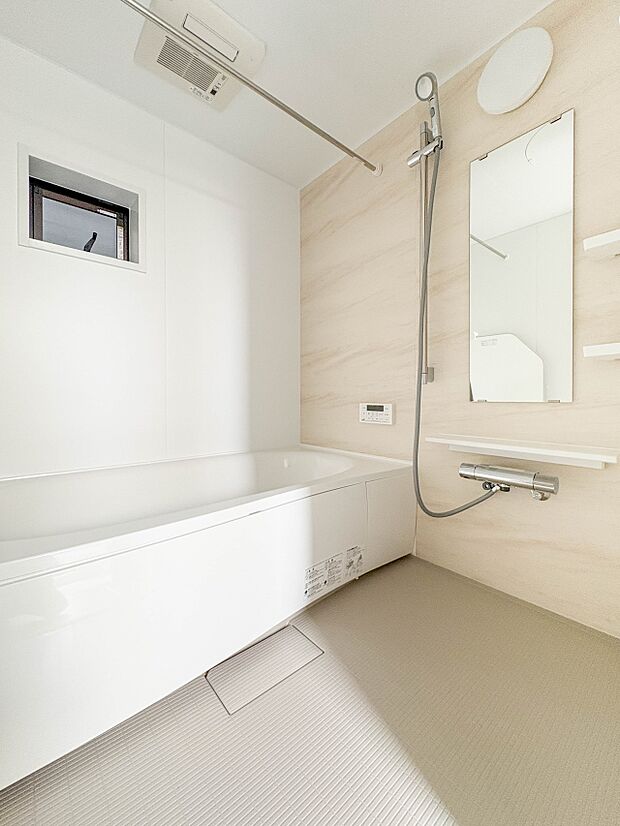 【浴室】一日の疲れを癒してくれるお風呂空間。使いやすさと上質な質感を両立して、単なる習慣から特別な時間に変わるはず。