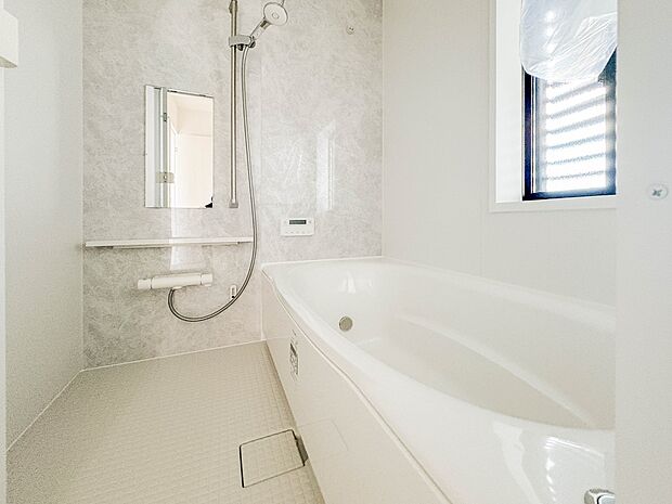 【浴室】一日の疲れを癒してくれるお風呂空間。使いやすさと上質な質感を両立して、単なる習慣から特別な時間に変わるはず。