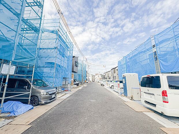 【前面道路】車の通行が少ないので、静かな住環境を維持することができます。