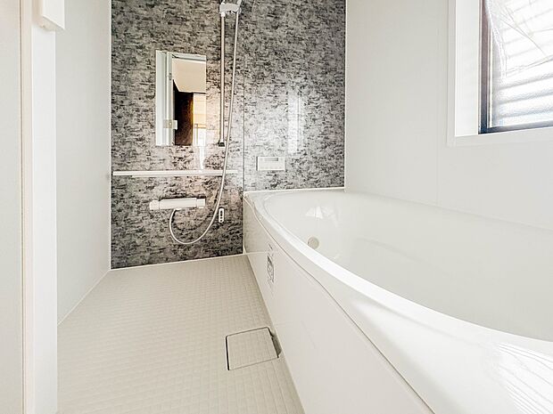 一日の疲れを癒してくれるお風呂空間。使いやすさと上質な質感を両立して、単なる習慣から特別な時間に変わるはず。