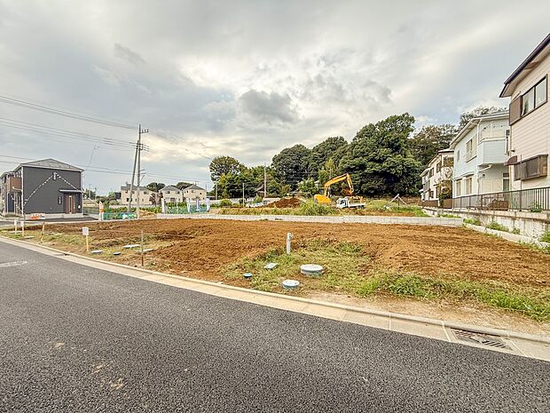 【前面道路 幅員 南東約4m】陽当りや通風性など各所に施された工夫で住みやすさを実現。部屋の大きさや周辺環境・街並など、資料には掲載していない情報が現地にはたくさんございます。是非ご確認下さ…