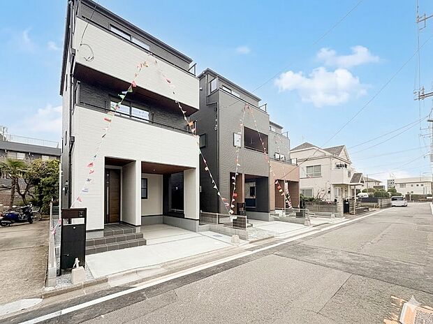 【前面道路含む現地外観】家の良し悪しだけでなく周辺環境も重要なポイント。＊CG加工により晴天にしています。